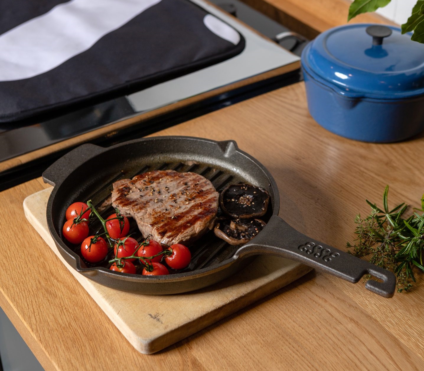 Esse Cast Iron Griddle Pan - Image 3