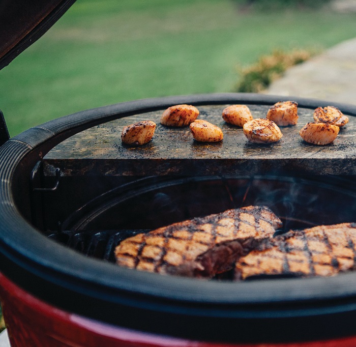 Kamado Joe Classic 3 cooking