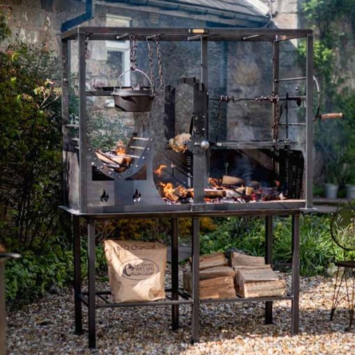 Asado-Primera-Lit-with-Rotisserie-Lifestyle